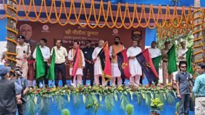 मुख्यमंत्री ने पुलिस के उपयोग हेतु 520 चार पहिया एवं 98 दो पहिया वाहनों का किया लोकार्पण, हरी झंडी दिखाकर किया रवाना