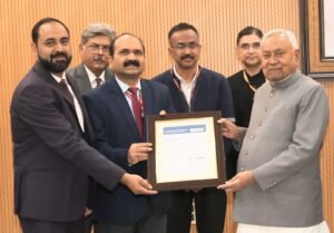 मुख्यमंत्री को अंतर्राष्ट्रीय गुणवत्ता मानक ISO 9001:2015 प्रमाणन का प्रमाण-पत्र भेंट किया गया