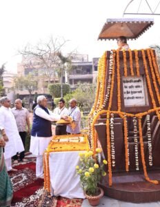 मुख्यमंत्री नीतीश कुमार ने अपनी धर्मपत्नी स्व० मंजू सिन्हा की जयंती पर उन्हें श्रद्धांजलि दी