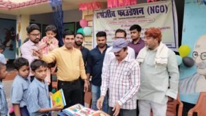 प्रसंजीव फाउंडेशन ने बच्चों और बुजुर्गों के साथ मनाया जन्मदिन