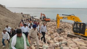 गंगा तटों की सुरक्षा के लिए कटाव निरोधी कार्य एक माह में पूरा होगा: जल संसाधन सचिव