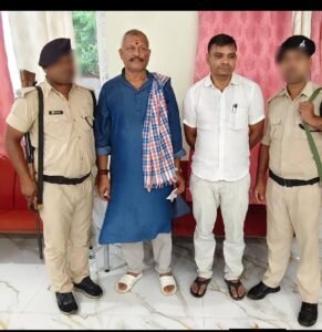 बेगूसराय DTO कार्यालय में विजिलेंस का बड़ा छापा: ₹6 हजार घूस लेते क्लर्क और दलाल गिरफ्तार, भ्रष्टाचार सिंडिकेट की जांच तेज