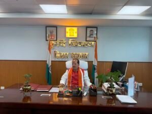 कृषि मंत्री विजय कुमार सिन्हा सख्त, योजनाओं में देरी पर जताई नाराजगी; एक सप्ताह में सुधार के दिए निर्देश