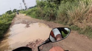 रईसा मोड़ से दरियापुर तक 3.4 किमी सड़क बनी ‘मौत का रास्ता’, शिकायतों के बावजूद नहीं जागा प्रशासन, ग्रामीणों में आक्रोश