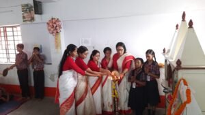गुरु ज्ञान प्रदान करने के साथ-साथ संस्कार, निष्ठा और कर्तव्य पथ के सर्वोच्च मार्गदर्शक होते हैं : ममता जायसवाल