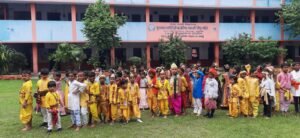 नरगाकोठी विद्यालय में धूमधाम से मना श्रीकृष्ण जन्माष्टमी उत्सव, राधा-कृष्ण की झांकी ने मोहा मन