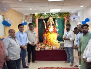 एचडीएफसी बैंक जवाहर लाल रोड शाखा में गणेश जी की स्थापना, विधिवत पूजा-अर्चना के बाद हुआ भंडारे का आयोजन