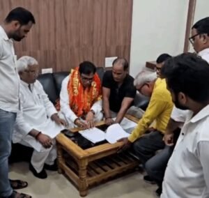बिहार MLC चुनाव: RJD के संजीव कुमार का नामांकन, सारण से निर्दलीय ‘लालू यादव’ भी मैदान में